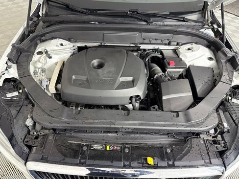 Used 2020 Volvo XC60 T5 Momentum image 27