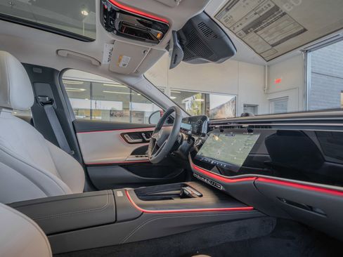 New 2026 Mercedes-Benz E 450 4MATIC All-Terrain Wagon image 17