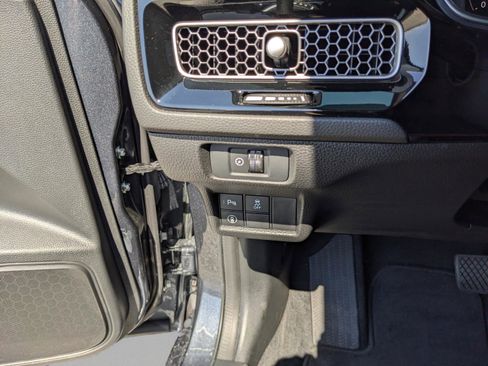 Used 2022 Honda Civic Touring image 36