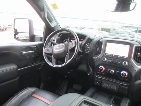 Certified 2021 GMC Sierra 2500 AT4 w/ AT4 Premium Plus Package image 26