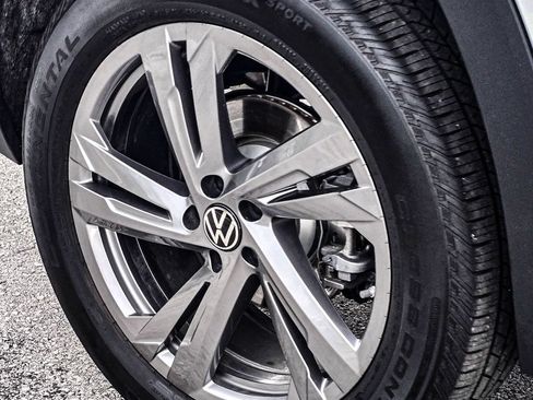Used 2024 Volkswagen Atlas Cross Sport SEL R-Line AWD/4WD image 10