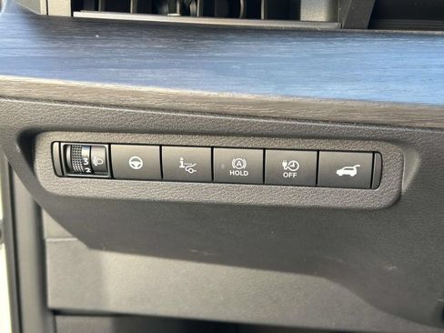 Used 2023 Nissan Ariya FWD image 17