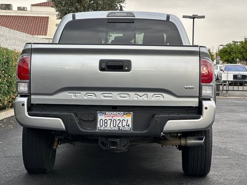 Used 2022 Toyota Tacoma TRD Off-Road image 5