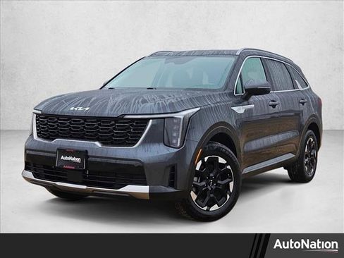 Used 2024 Kia Sorento S image 1