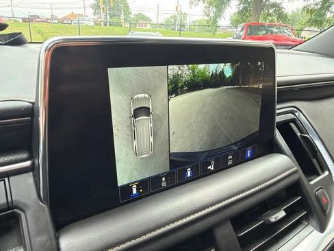 Used 2024 GMC Yukon AT4 w/ Technology Package AWD/4WD image 42