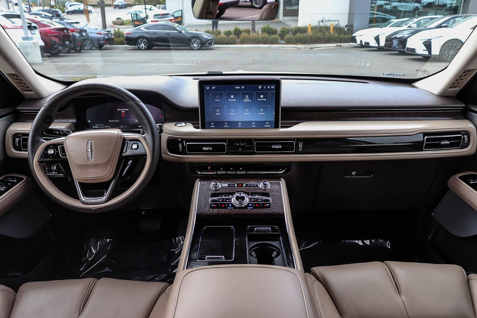 Used 2022 Lincoln Aviator Reserve w/ Equipment Group 201A AWD/4WD image 14