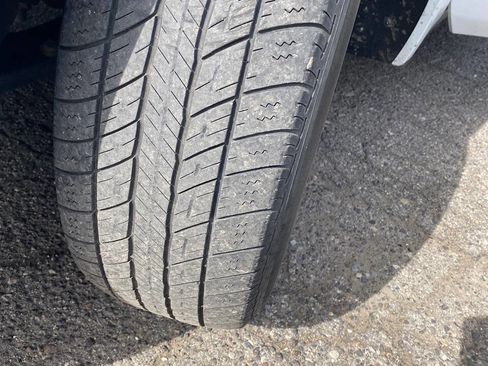 Used 2020 Buick Envision Essence FWD image 15