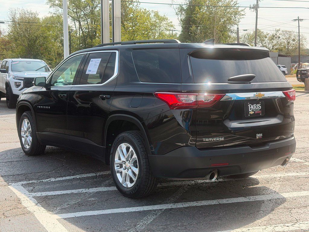 Used 2021 Chevrolet Traverse LT FWD image 7