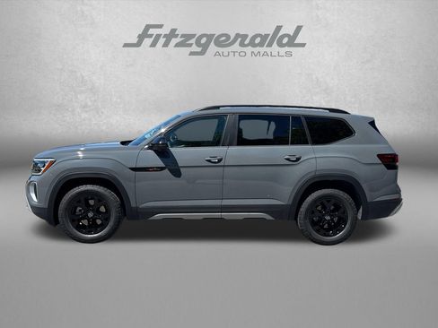 New 2026 Volkswagen Atlas Peak Edition AWD/4WD image 3