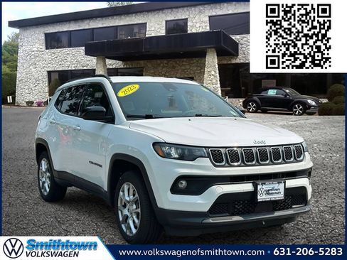 Used 2023 Jeep Compass Latitude AWD/4WD image 1