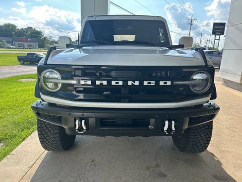 Used 2022 Ford Bronco Outer Banks w/ Sasquatch Package AWD/4WD image 3