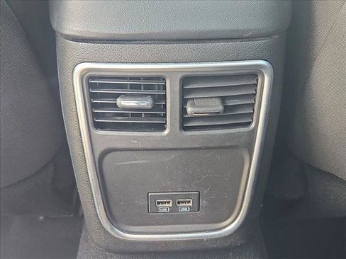 Used 2022 Dodge Charger SXT RWD image 16