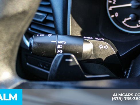 Used 2024 Nissan Rogue S image 28