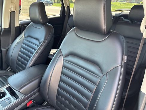 Used 2023 Ford Edge SEL AWD/4WD image 13