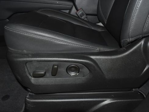 Used 2025 Chevrolet Tahoe Z71 w/ Z71 Off-Road Package image 13