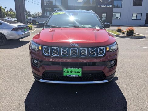Used 2025 Jeep Compass Limited AWD/4WD image 9