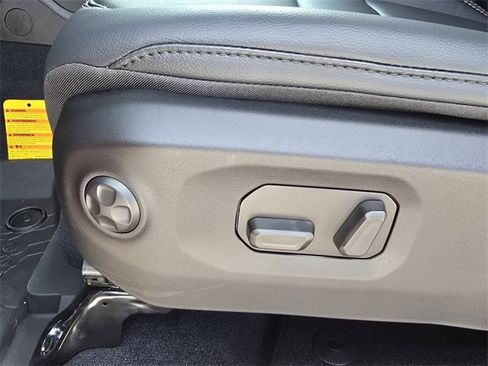 New 2025 Jeep Gladiator Sport image 9