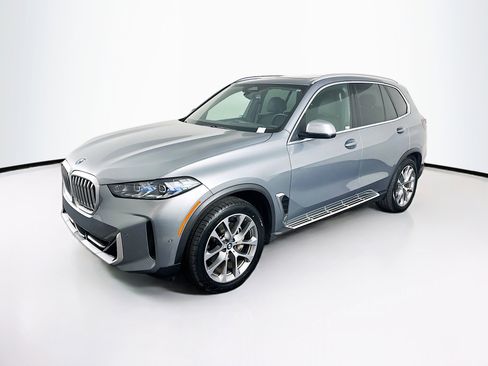 Used 2024 BMW X5 sDrive40i image 3