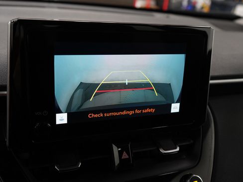 Used 2024 Toyota Corolla Cross XLE w/ Convenience Package AWD/4WD image 19