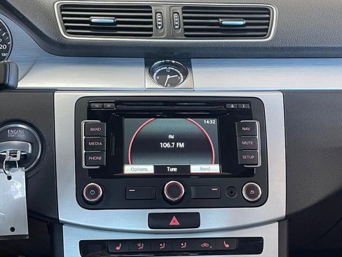 Used 2013 Volkswagen CC R-Line image 27