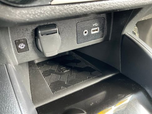 Used 2023 Nissan Versa SV image 22