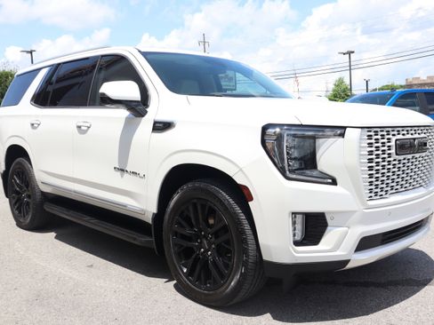 Used 2021 GMC Yukon Denali w/ LPO, Illumination Package AWD/4WD image 5
