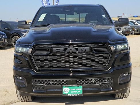 New 2026 RAM 1500 Express AWD/4WD image 3