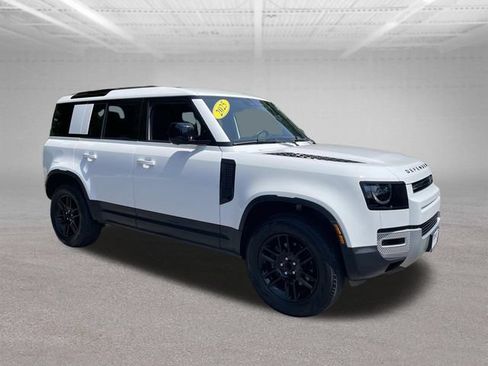 Used 2025 Land Rover Defender 110 S AWD/4WD image 4