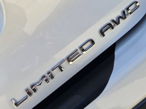 Certified 2026 Toyota Highlander Limited AWD/4WD image 9