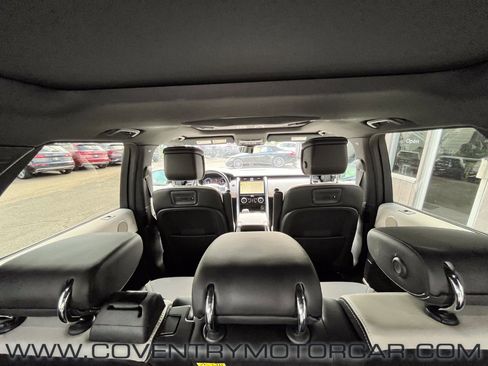Used 2023 Land Rover Discovery Metropolitan Edition AWD/4WD image 41