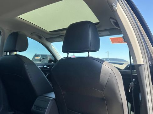 Used 2021 Volkswagen Jetta SEL FWD image 9