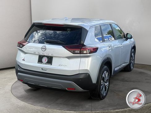 Used 2023 Nissan Rogue SV AWD/4WD image 7