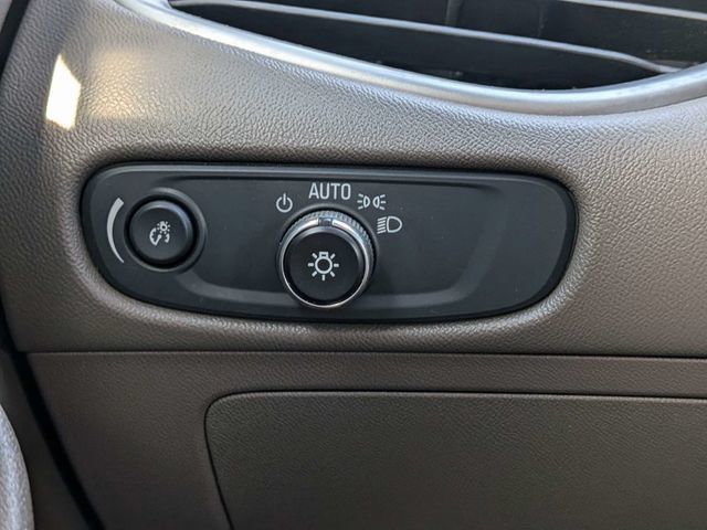 Used 2025 Chevrolet Malibu LT FWD image 28