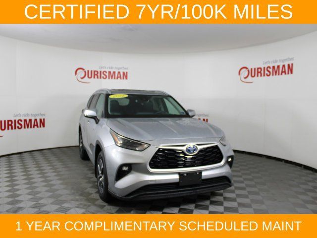 Used 2022 Toyota Highlander XLE AWD/4WD image 11