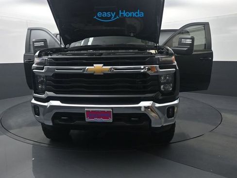 Used 2024 Chevrolet Silverado 2500 LT AWD/4WD image 37