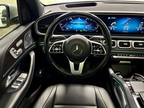 Used 2020 Mercedes-Benz GLE 450 4MATIC w/ MBUX Technology Package image 2