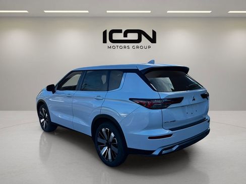 New 2026 Mitsubishi Outlander SE AWD/4WD image 3