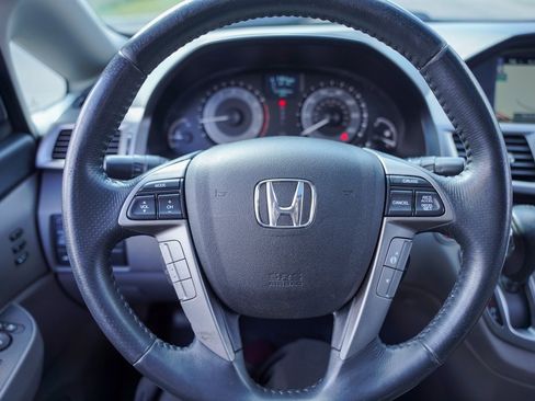 Used 2016 Honda Odyssey Touring Elite image 18
