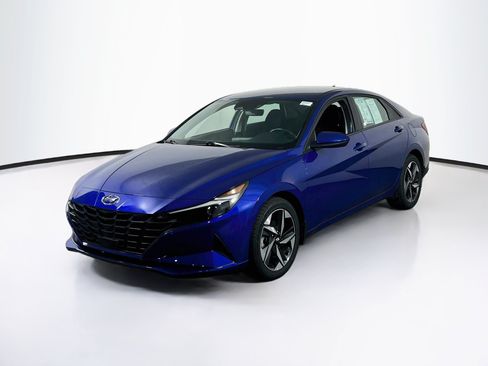 Used 2023 Hyundai Elantra SEL w/ Convenience Package FWD image 1