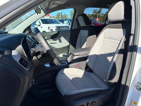 Used 2024 Chevrolet Equinox LS w/ LS Convenience Package image 10