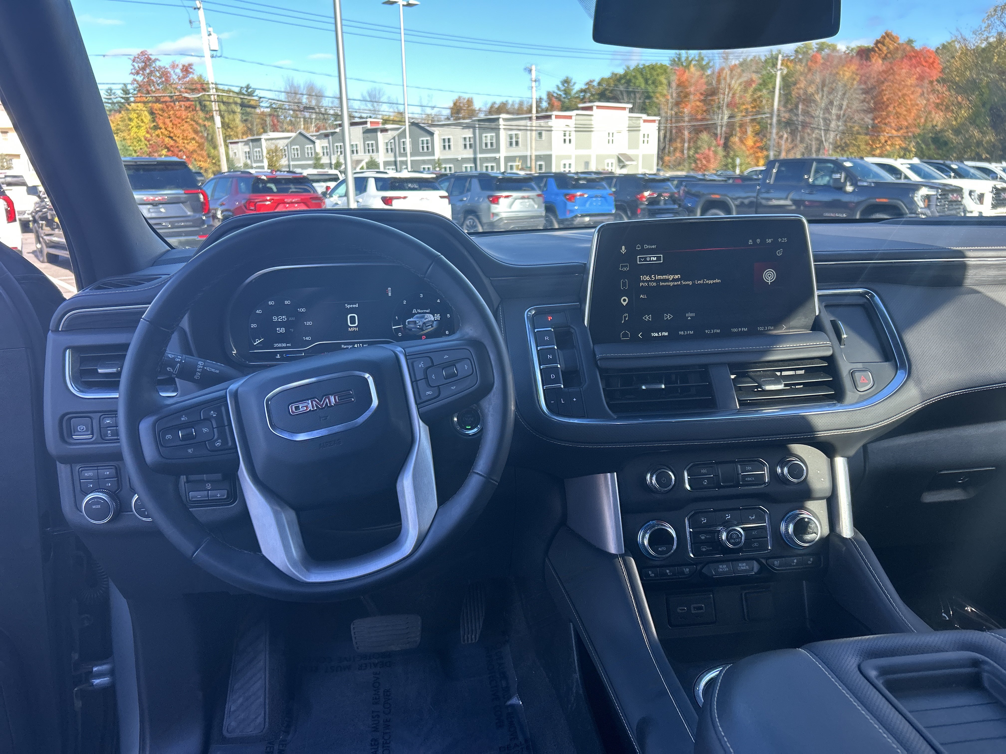 Used 2023 GMC Yukon XL SLT w/ SLT Luxury Package AWD/4WD image 36