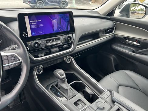 Used 2025 Toyota Grand Highlander FWD image 14