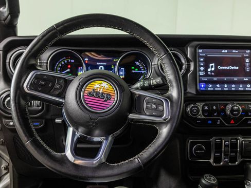 Used 2022 Jeep Wrangler Unlimited Sahara w/ Cold Weather Group AWD/4WD image 31