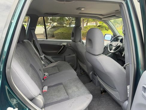Used 2002 Toyota RAV4 4WD w/ "L" Pkg image 13