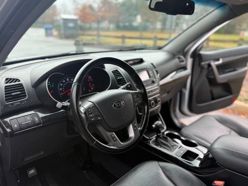 Used 2015 Kia Sorento LX image 15