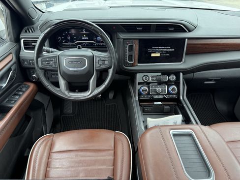 Used 2023 GMC Yukon XL Denali Ultimate AWD/4WD image 14