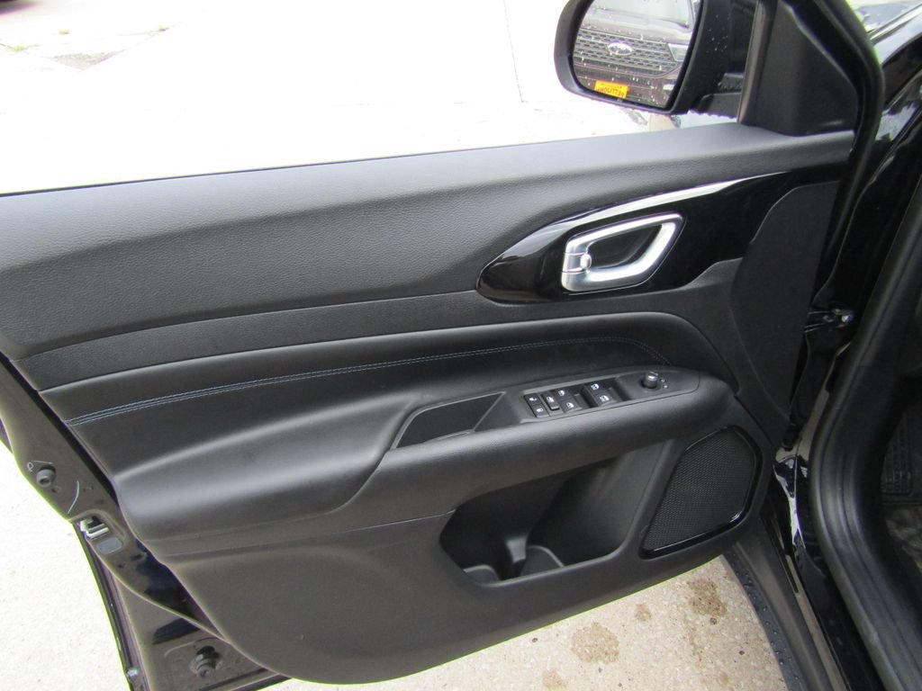 New 2026 Jeep Compass Latitude AWD/4WD image 19