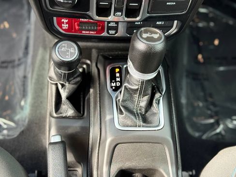 Used 2024 Jeep Wrangler Unlimited Rubicon 4xe w/ Dual Top Group AWD/4WD image 18