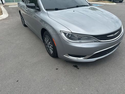 Used 2016 Chrysler 200 Limited FWD image 3