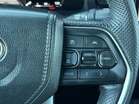 Used 2024 Toyota Tacoma TRD Off-Road image 30